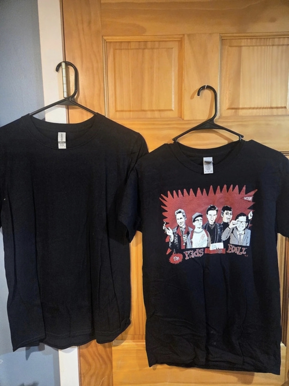 Gildan Tinashe Match My Freak World Tour T-Shirt Black & Red Small